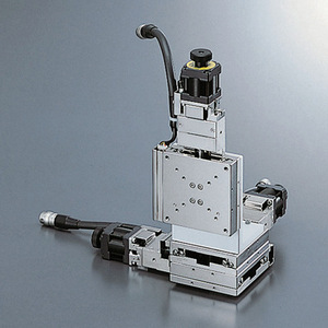 โต๊ะเลื่อนแบบลูกกลิ้งไขว้แกน Xyz รุ่น Suruga Seiki Kwc04015 ความแม่นยำสูงพิเศษ แกนกลวง ผลิตในญี่ปุ่น - Product Image 4