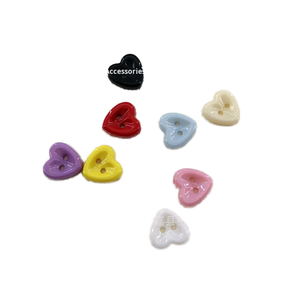 Nút nhựa hình trái tim bóng mượt, nhiều màu sắc, 2 lỗ, dùng để cài áo sơ mi, áo cardigan trẻ em - Product Image 2