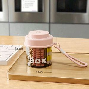 Boîte de rangement portable à 4 compartiments en PP, idéale pour les voyages, pour une gestion efficace des pilules dans les armoires - Product Image 3