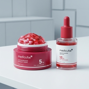 Produits cosmétiques coréens Medicube Soins de la peau Sérum pour le visage Sérum Medicube Txa+niacinamide 15 Sérum 30ml - Product Image 1
