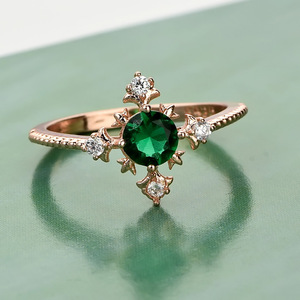 Anello Scintillante Verde per Donne, Gioielli Eleganti alla Moda, Vendita all'Ingrosso - Product Image 3