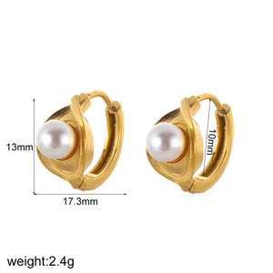 Pendientes Huggie de Oro de 18k y Acero Inoxidable con Incrustaciones de Perlas, Anillo Circular Geométrico, Joyería para Mujer de Uso Diario - Product Image 5