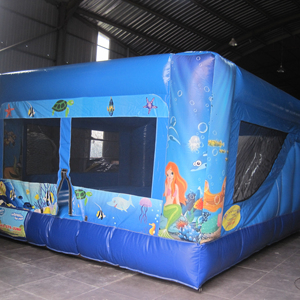 Château gonflable en forme de poisson marin avec toboggan pour location commerciale lors de fêtes - Product Image 1