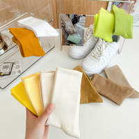 Chaussettes de sport tendance pour femmes, couleurs vives, style décontracté, vente en gros