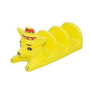 Soporte de taco mexicano de cerámica roja con logotipo personalizado para una forma única y creativa de llevar el sabor de México a su hogar - Product Image 4