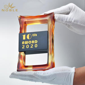 Trofeo <span class=keywords><strong>de</strong></span> cristal esmaltado personalizado con diseño creativo Nuevo modelo Placa <span class=keywords><strong>de</strong></span> adjudicación <span class=keywords><strong>de</strong></span> estilo <span class=keywords><strong>de</strong></span> gama alta <span class=keywords><strong>para</strong></span> REUNIÓN ANUAL - Product Image 3