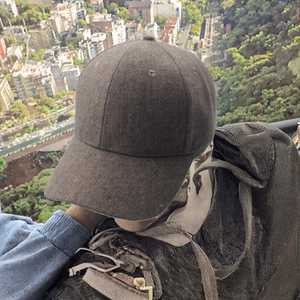 Gorra Deportiva Unisex de Nuevo Diseño, Blanca con Patrón de Hojas Verdes, Impermeable, con Ojales Bordados en la Parte Delantera - Product Image 3