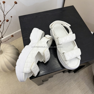 Sandalias Planas Blancas de Diseñador de Lujo para Mujer, con Hebilla de Velcro, Punta Abierta, Moda de Verano, Zapatos de Cuero PU, Venta al Por Mayor - Product Image 1