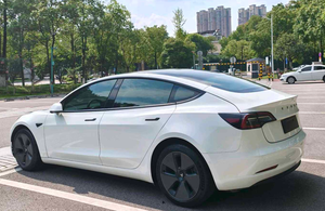 <span class=keywords><strong>Tesla</strong></span> <span class=keywords><strong>Model</strong></span> 3 d'occasion <span class=keywords><strong>2022</strong></span>, propulsion arrière, batterie LFP, 5 places, pompe à chaleur, bien entretenue, conduite à gauche - Product Image 4