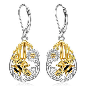 Pendientes de Dos Tonos con Diseño de Insecto, Chapados en Oro, Aleación de Zinc, Joyería de Moda para Mujer - Product Image 1
