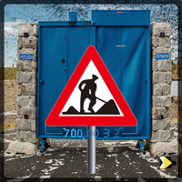 Panneau de signalisation routière personnalisable en aluminium rouge 700*1.5, imprimé UV réfléchissant de quatrième qualité pour la publicité en bord de route