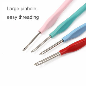 <span class=keywords><strong>Aguja</strong></span> de punzón con mango de plástico colorido con cubierta <span class=keywords><strong>para</strong></span> <span class=keywords><strong>bordado</strong></span> de punzón <span class=keywords><strong>ruso</strong></span> y herramientas de tejido a mano con <span class=keywords><strong>aguja</strong></span> de hilo grueso - Product Image 3