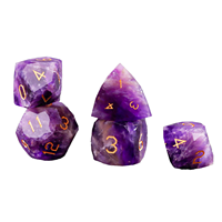 Ensemble de 7 dés polyédriques faits à la main en pierre de sang, avec logo personnalisé, pour jeux de rôle (Dungeons and Dragons), dés en pierres précieuses, dés en pierre de sang, dés de jeu