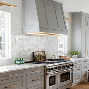 Cocina Americana Clásica Balom con Gabinetes de Madera Maciza Oscura, Tiradores de Cobre, Encimera de Mármol Blanco y <span class=keywords><strong>Estufa</strong></span> Profesional - Product Image 3