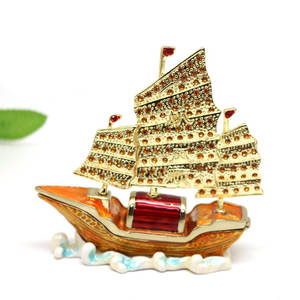 SHINNYGIFTS ручная роспись эмалированный парусный корабль фигурка фэн-шуй богатство процветание украшение жестяная коробка парусная лодка Декор - Product Image 1