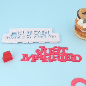 Juego de Cortadores de Galletas de Matrimonio Recién Casados, Plástico Ecológico, Apto para Lavavajillas y Microondas, Forma de Dibujos Animados - Product Image 1