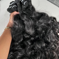 Extensions de Cheveux Humains Bouclés Naturels Indiens Bruts en Gros, Noirs, Alignés dans le Sens de la Cuticule, 100% Cheveux Humains Ondulés Birmans