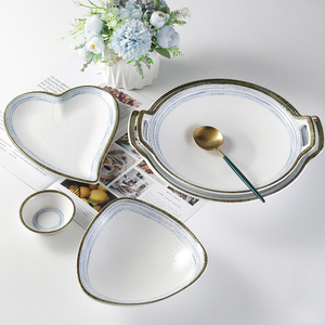 Juego de tazones de melamina de forma irregular, en forma de corazón, triangular y ovalada, con borde dorado, para uso en restaurantes y fiestas. - Product Image 2