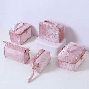 Muestra Gratis 2024 Nueva Bolsa de Maquillaje de Lujo de Alta Calidad con Logotipo Personalizado, Bolsa de Viaje con Cierre y Borlas, Bolsa de Maquillaje Portátil de Terciopelo - Product Image 3