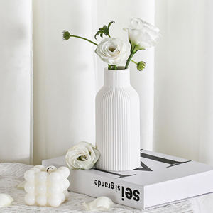 Vaso <span class=keywords><strong>in</strong></span> <span class=keywords><strong>Ceramica</strong></span> Bianca per Fiori e Erba della Pampa, Piccolo <span class=keywords><strong>Centrotavola</strong></span> Moderno Bohémien per Decorazione Tavola da Pranzo, Vaso per Fiori - Product Image 4