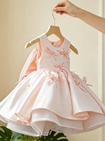 Robe rose sans manches décontractée longueur cheville coupe trapèze en dentelle à imprimé floral avec nœud pour bébés filles, idéale pour le 1er anniversaire et les occasions de demoiselle d'honneur
