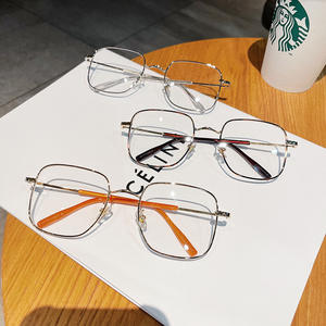 Lunettes de soleil Qianai en métal, monture carrée, protection UV400, unisexe, tendance, type 3, verres en PC - Product Image 3