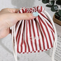 Nouvelle conception, sac de rangement pour maquillage en coton rayé, fond carré, sac de luxe avec logo personnalisé imprimé, pochette cosmétique en sergé de coton avec cordon de serrage