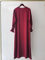 Neue Frühlings-Kollektion: Große Größen Muslimische Abaya für Damen, Arabisch-Dubai-Stil, Einfarbig mit Langen Ärmeln und Rüschen, Langes Kleid