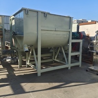 Mélangeur à double bande fixe en usine pour résidus de soja, fourrage pour bétail, poudre sèche, cendres volantes et ciment