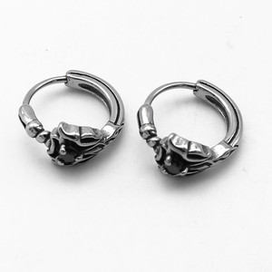 Pendientes Huggie de acero y titanio yunnique con forma de espada y piedra negra, joyería de moda para mujer - Product Image 5