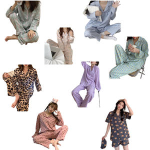 <span class=keywords><strong>Pigiama</strong></span> da <span class=keywords><strong>Donna</strong></span> in Seta Stampata Due <span class=keywords><strong>Pezzi</strong></span> di Design, Set <span class=keywords><strong>Pigiama</strong></span> Corto - Product Image 3