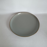 Service de table moderne en grès élégant de 16 pièces, blanc avec incrustations or jaune, en céramique, cadeau d'affaires, en stock (4 pièces)