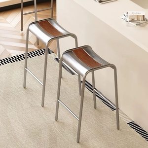 <span class=keywords><strong>Tabouret</strong></span> <span class=keywords><strong>de</strong></span> <span class=keywords><strong>bar</strong></span> en fer forgé <span class=keywords><strong>de</strong></span> style rétro pour la maison, le restaurant, la maison d'hôtes et le café - Chaise haute minimaliste avec options personnalisables - Product Image 1