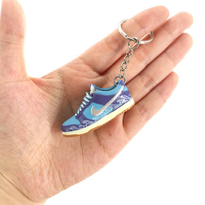 Porte-clés pendentif figurine 3D creuse en forme de chaussure, mini-chaussures pour boîtes mystères de diffusion en direct - Product Image 4