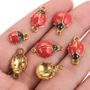 Europa Venta caliente de acero inoxidable 18K chapado en oro DIY estilo simple insectos colgante - Product Image 5