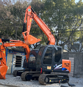 Excavadora de 7 toneladas, miniexcavadora usada, máquina excavadora Hitachi Zx70 de segunda mano, pequeña máquina Hitachi Zx70 para granja - Product Image 3