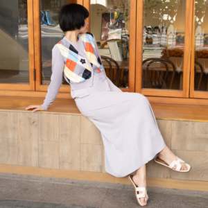 Personalizzato OEM Casual Chic moderno elegante ufficio ufficio e minimalista abito lungo coreano di lusso con gilet Plaid in maglia colorata - Product Image 2