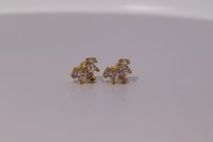 Boucles d'oreilles clous Tianyu Gems classiques vintage style palais en laiton plaqué or pour femmes avec zircone cubique blanche taille marquise - Product Image 3