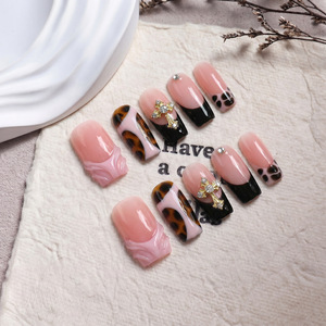 <span class=keywords><strong>Faux</strong></span> <span class=keywords><strong>ongles</strong></span> à presser faits main, dégradé noir et rouge, griffes d'aigle gothiques, longs, forme stiletto, en <span class=keywords><strong>gel</strong></span> acrylique multicouche - Product Image 1