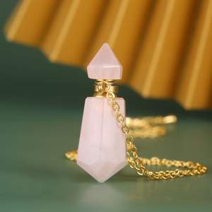 Bouteille de parfum d'huile essentielle collier de pendentif de bijoux de quartz rose de pierre de cristal rose naturel - Product Image 3
