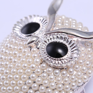 Broches de Moda con Diseño de Animales, Broches de Perlas con Forma de Búho, Broches de Cristal y Diamantes de Imitación para Mujer, Broche de Aleación Chapada para Ropa - Product Image 4