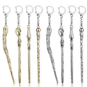 Porte-clés en alliage de zinc à six sections, motif Film Magic Academy, cadeau - Product Image 2