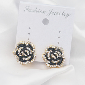 Boucles d'oreilles à clip en forme de rose en strass, plaquées or, boucles d'oreilles en forme de camélia français pour femmes 2021 - Product Image 5