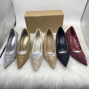 Eleganti <span class=keywords><strong>Scarpe</strong></span> da Sposa <span class=keywords><strong>con</strong></span> <span class=keywords><strong>Tacco</strong></span> Alto Ricamate <span class=keywords><strong>con</strong></span> Perle, in Tessuto a Rete Premium, Punta Affusolata e <span class=keywords><strong>Tacco</strong></span> a Spillo per Donne - Product Image 5