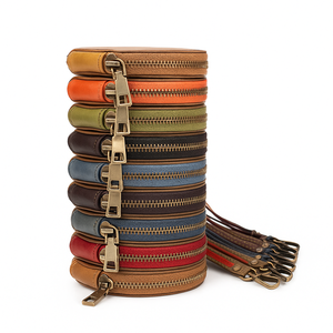 Portafoglio di Lusso Personalizzato in Vera Pelle con Cerniera per Donne, Alta Qualità, Ideale come Regalo Aziendale - Product Image 3