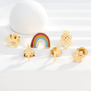 ต่างหูแฟชั่นเด็กผู้หญิง สแตนเลสสตีล ชุบทอง 18k PVD ลายเคลือบสีรุ้งน่ารัก แบบเกลียว - Product Image 4