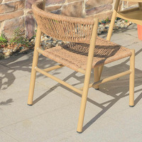 Ensemble de salle à manger d'extérieur moderne en aluminium confortable et peu encombrant en 3 pièces pour hôtel et jardin, table de barbecue avec 2 chaises