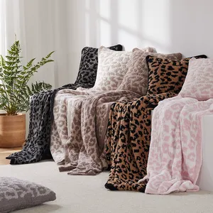 Plaid de canapé en peluche imprimé, design nordique moderne, chic et confortable, motif léopard, luxe, doux, tricoté jacquard - Product Image 1