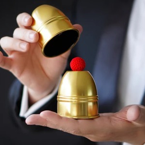 Set di Trucchi Magici Personalizzati: Mini Tazza e Palline in Plastica per Giochi di Magia Ravvicinata, Ideale per Maghi e Giocattoli a Capsula - Product Image 1