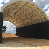 Tente industrielle à cadre en acier avec bâche en tissu, bâtiment temporaire en métal pour entrepôt et abri d'auto pour stockage et couverture